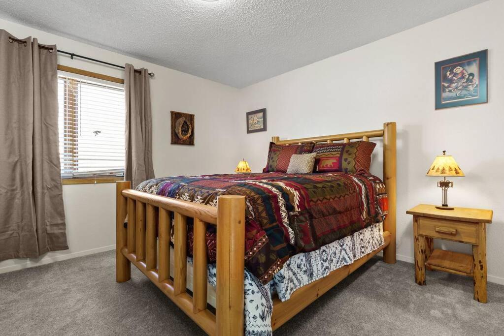 Moose Meadows- Near The Airport, Centrally Located Anchorage Exterior photo